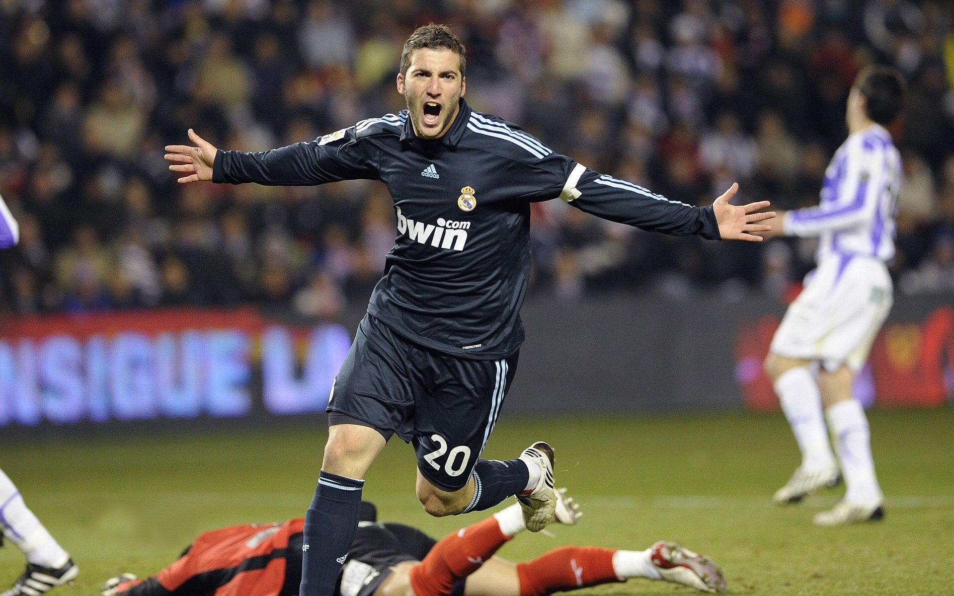 下载乐鱼体育APP-“埃尔斯·霍斯特助力南非队逆转赛局，刷新胜利纪录”